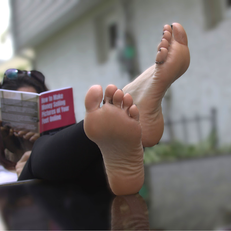 Foxy Feet creator